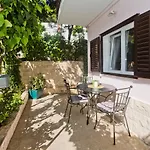 Milton Hvar Apartman