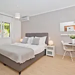 Milton Hvar Apartman *