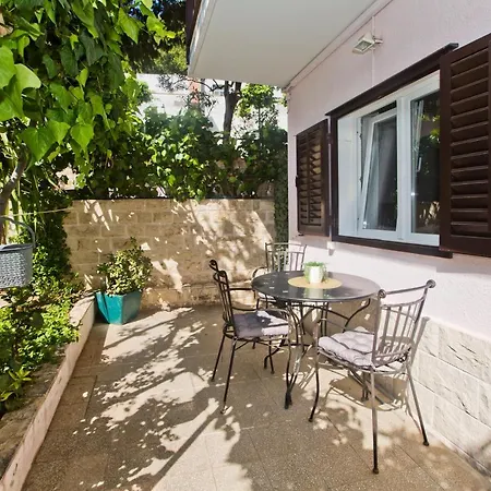 Milton Hvar Apartment