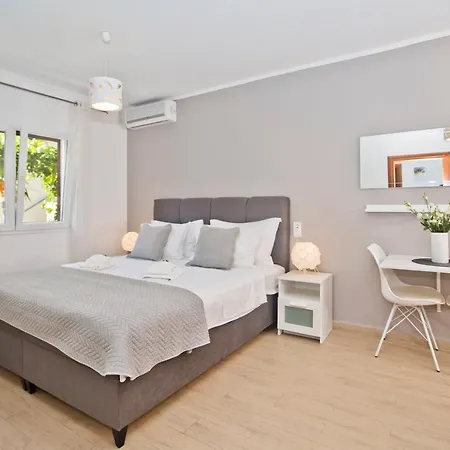 Milton Hvar Apartamento *
