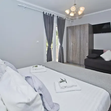 Milton Hvar * Hvar Town