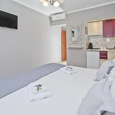 Milton Hvar * Хвар