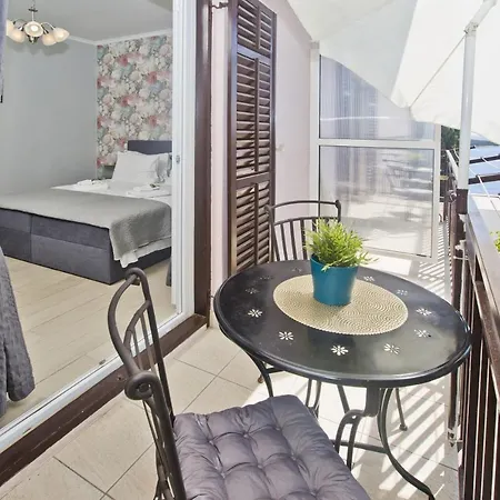 Milton Hvar フヴァル