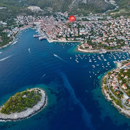 Апартаменти Milton Hvar