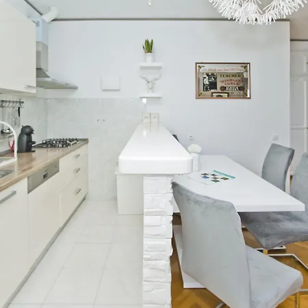 Milton Hvar * Хвар