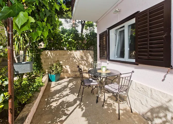 Milton Hvar Apartment