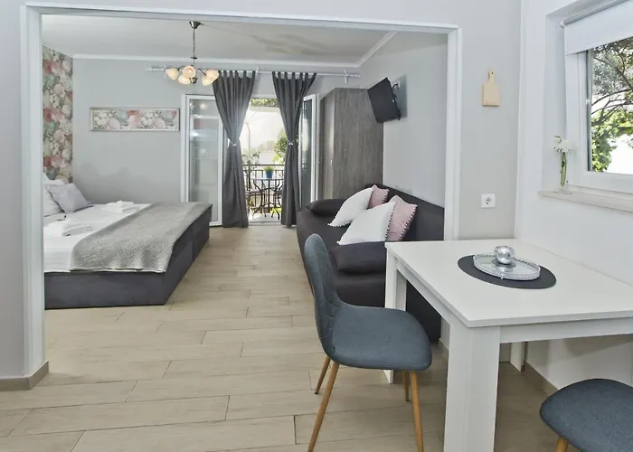 Apartment Milton Hvar *