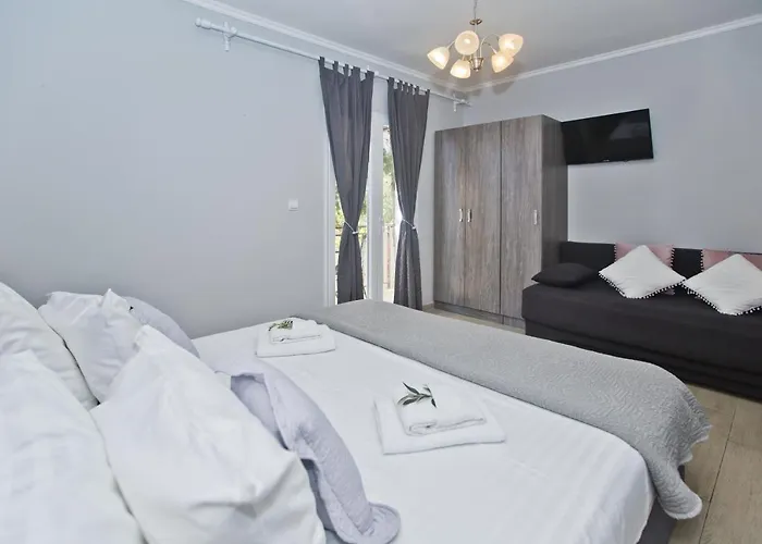 Milton Hvar * フヴァル