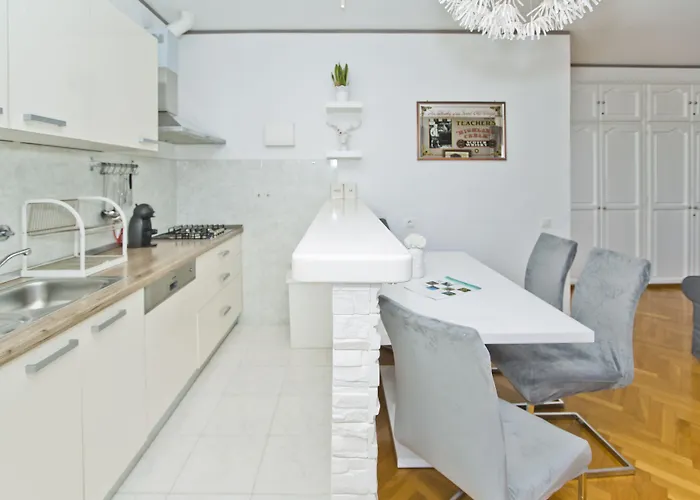 Milton Hvar * フヴァル