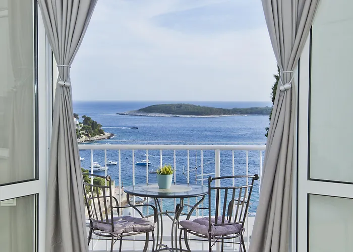 Milton Hvar Hvar Town