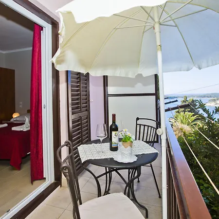 Milton Hvar Apartman *