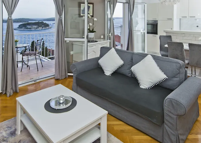 Milton Hvar Apartamento *